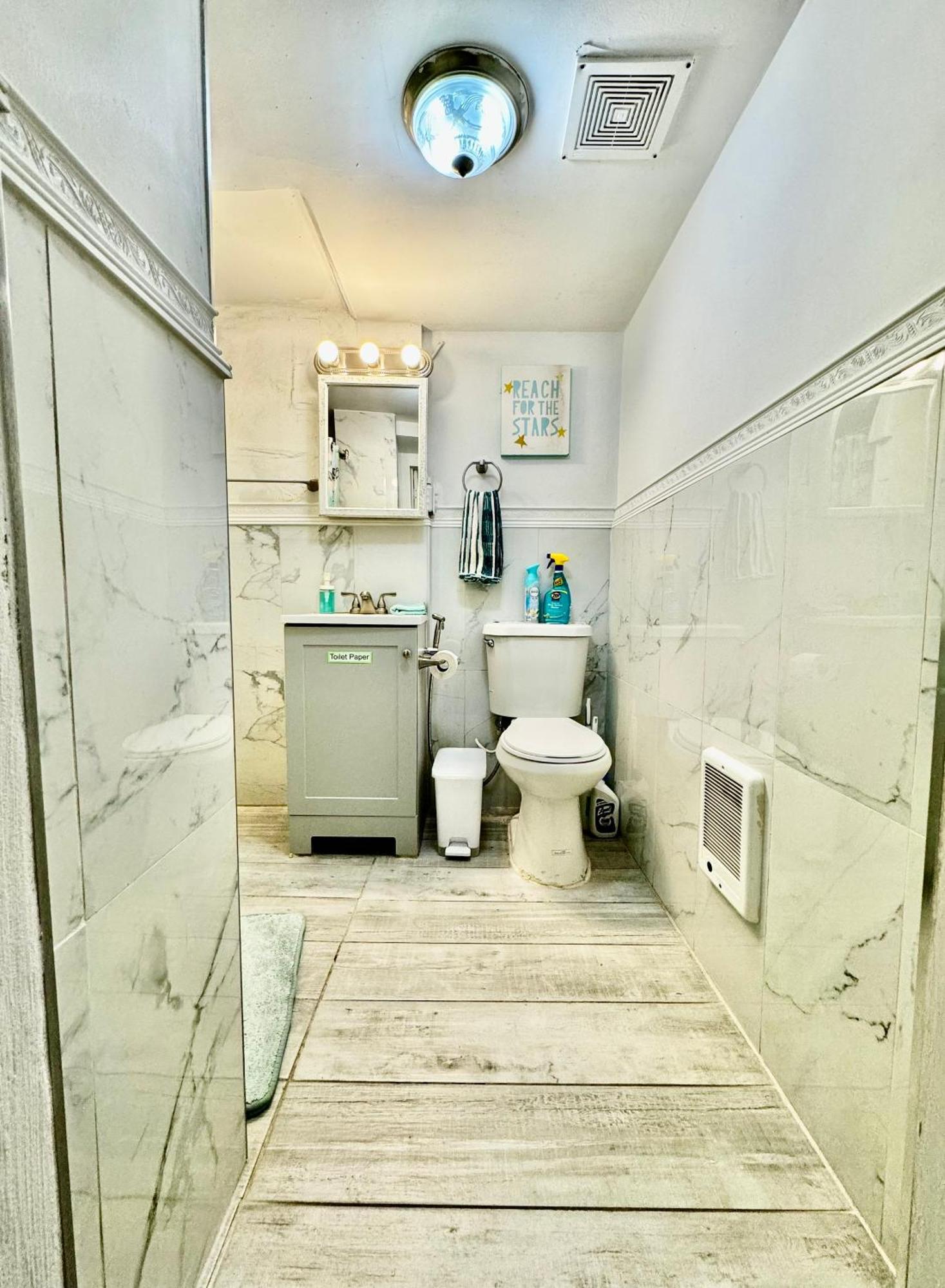 Private Room With Two Twin Beds Air Conditioning And Shared Bathrooms Located Near Seatac Airport And Downtown ซีแอตเทิล ภายนอก รูปภาพ