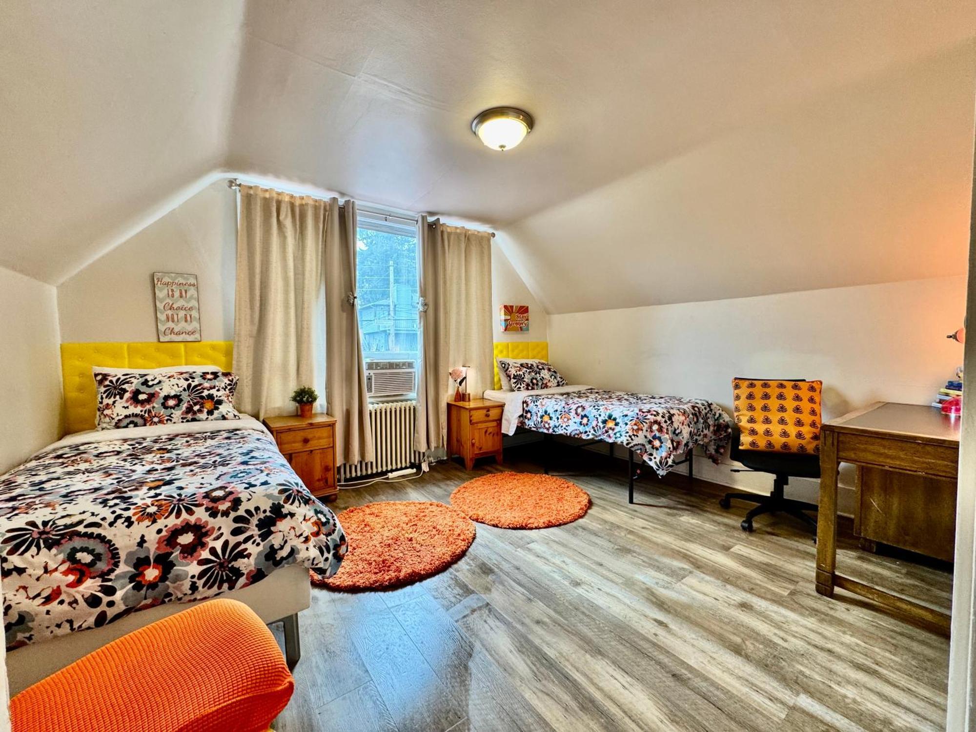 Private Room With Two Twin Beds Air Conditioning And Shared Bathrooms Located Near Seatac Airport And Downtown ซีแอตเทิล ภายนอก รูปภาพ